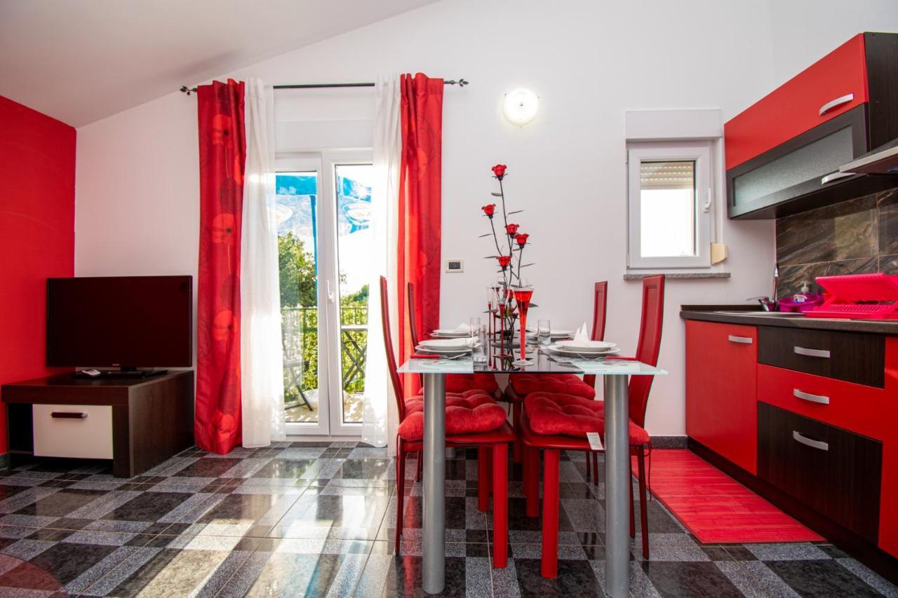 Apartments With Pool In Pula,Croatia Exterior foto